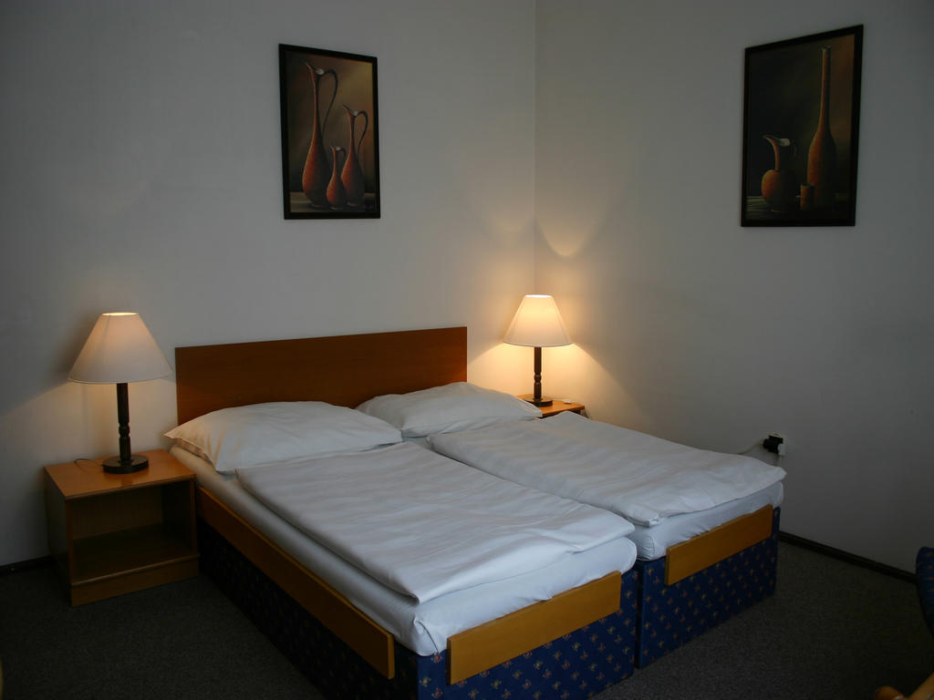 Ea Jasmin 3* Prague